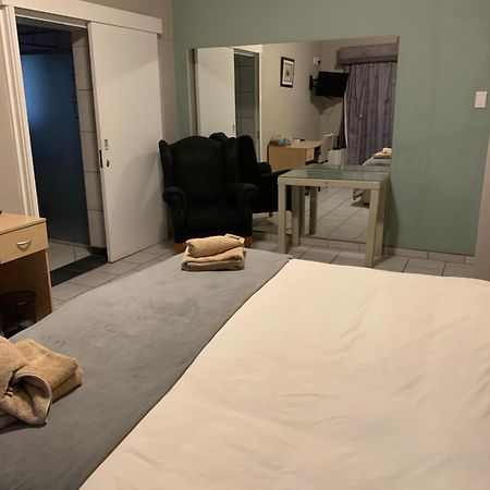 Hotel Pension Casa Africana Windhoek Luaran gambar