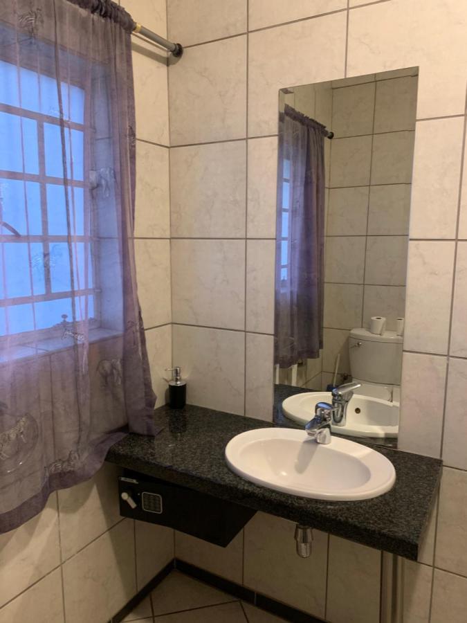 Hotel Pension Casa Africana Windhoek Luaran gambar