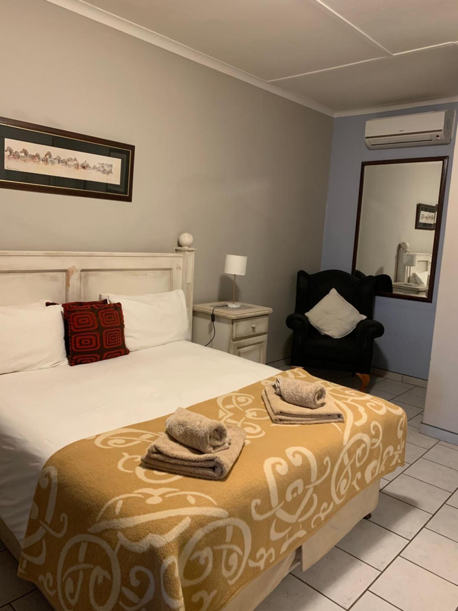 Hotel Pension Casa Africana Windhoek Luaran gambar