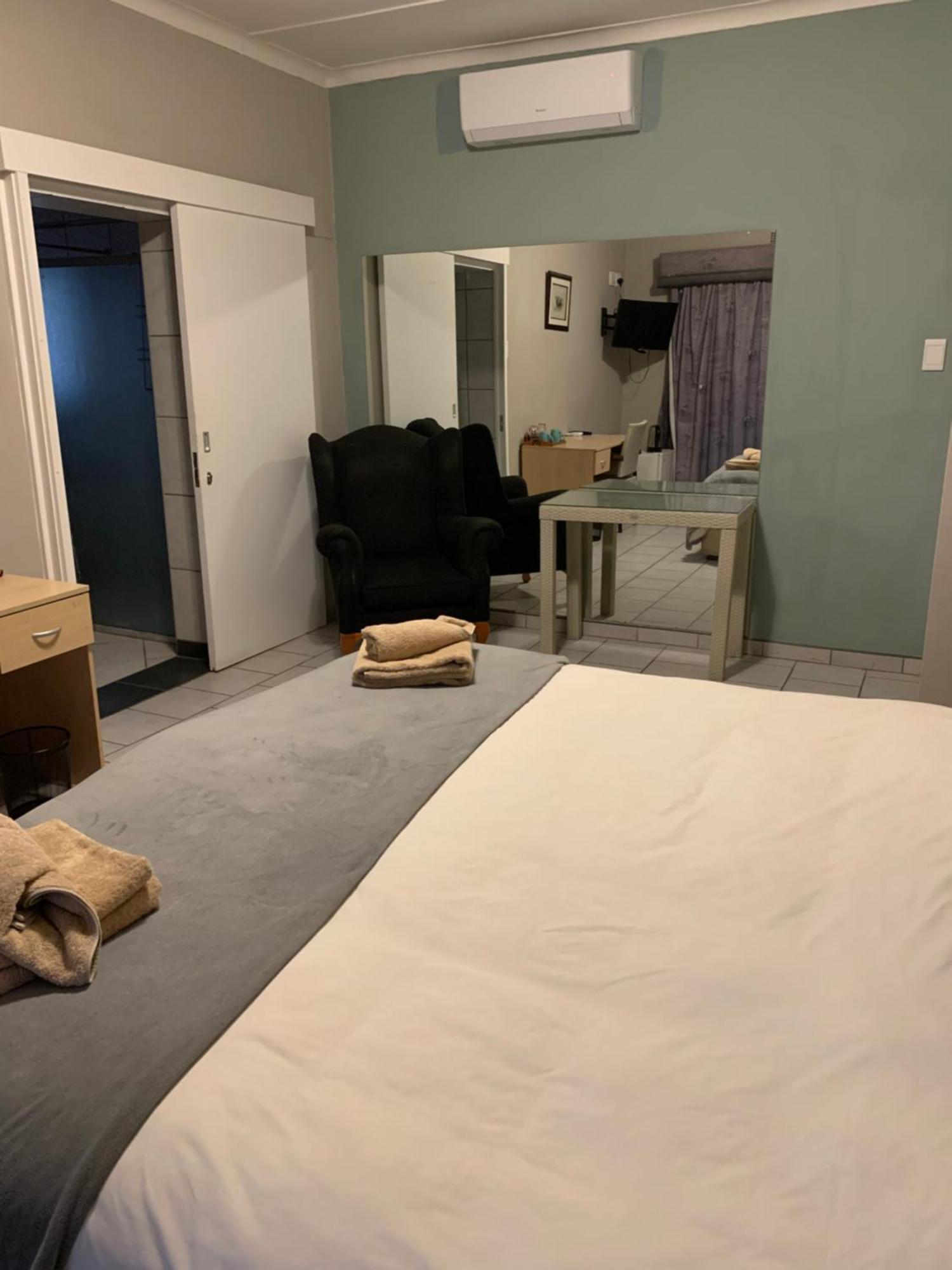 Hotel Pension Casa Africana Windhoek Luaran gambar